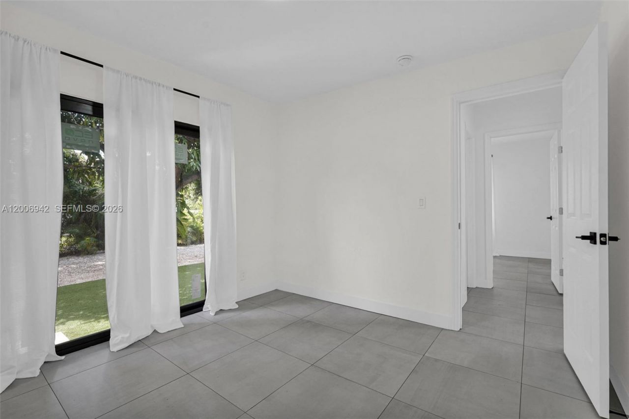 335 W 60th St, Hialeah, FL 33012 Photo