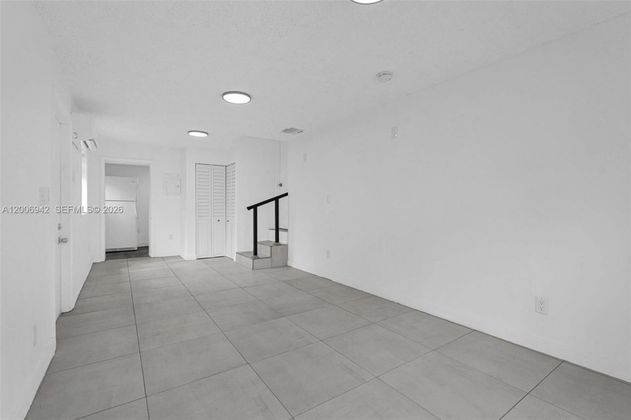 335 W 60th St, Hialeah, FL 33012 Photo