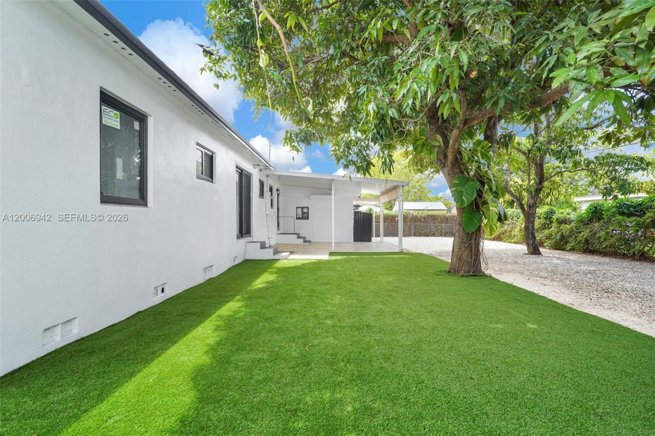 335 W 60th St, Hialeah, FL 33012 Photo