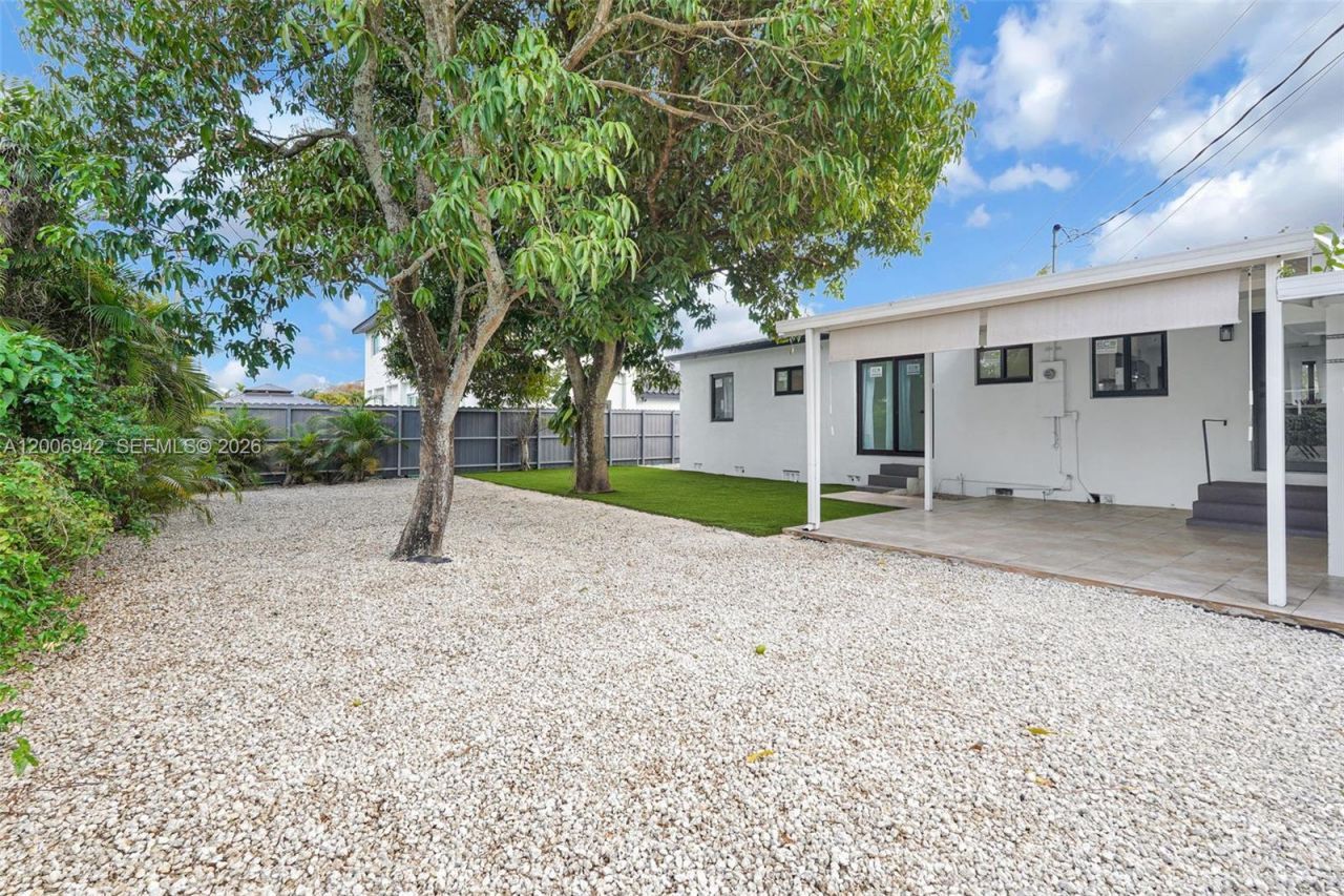 335 W 60th St, Hialeah, FL 33012 Photo