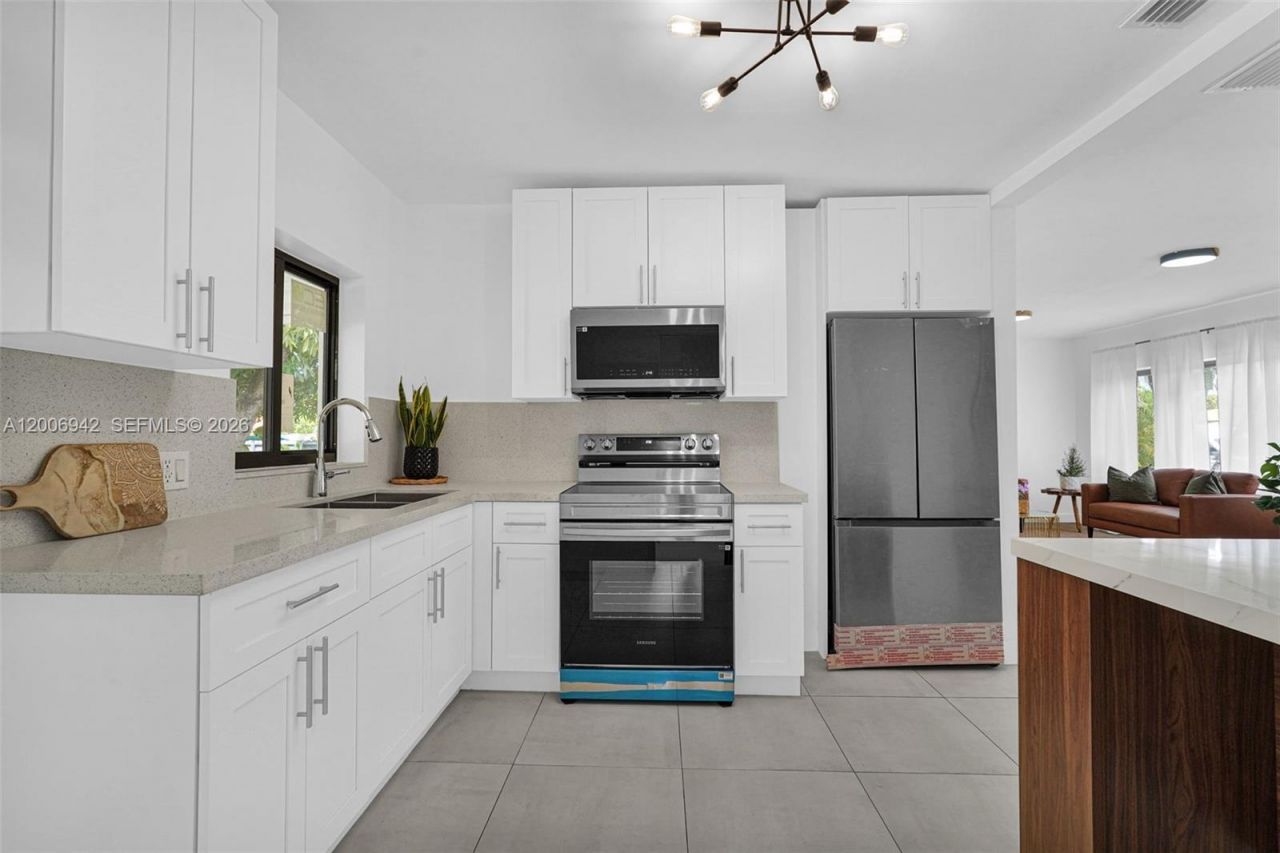 335 W 60th St, Hialeah, FL 33012 Photo