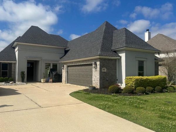 908 Chisolm Trail , Bossier City, LA 71111