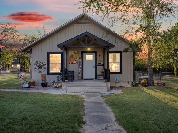 406 S LLano Street, Whitney, TX 76692