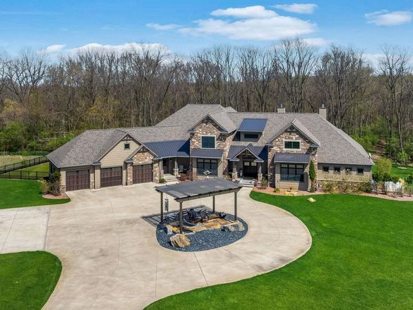 54420 County Road 33 Road, Middlebury, IN 46540