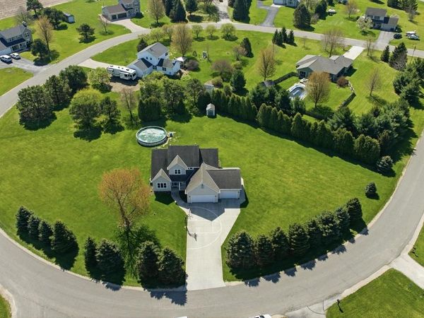 N8034 Nicky COURT, East Troy, WI 53120