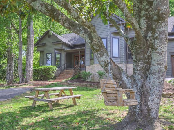 2153 Williamsport Pike , Columbia, TN 38401