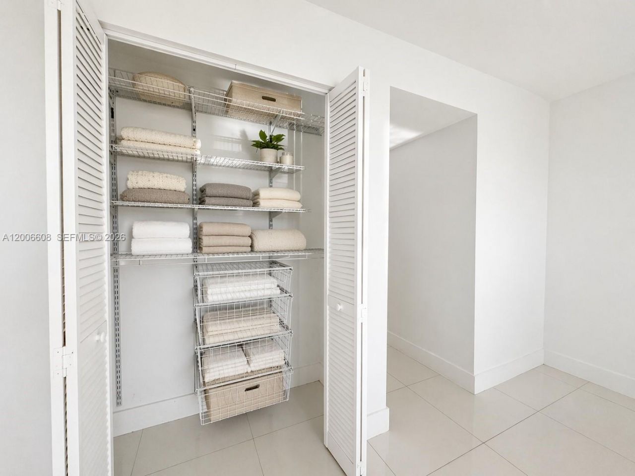 210 Sea View Dr , Unit 403, Key Biscayne, FL 33149 Photo