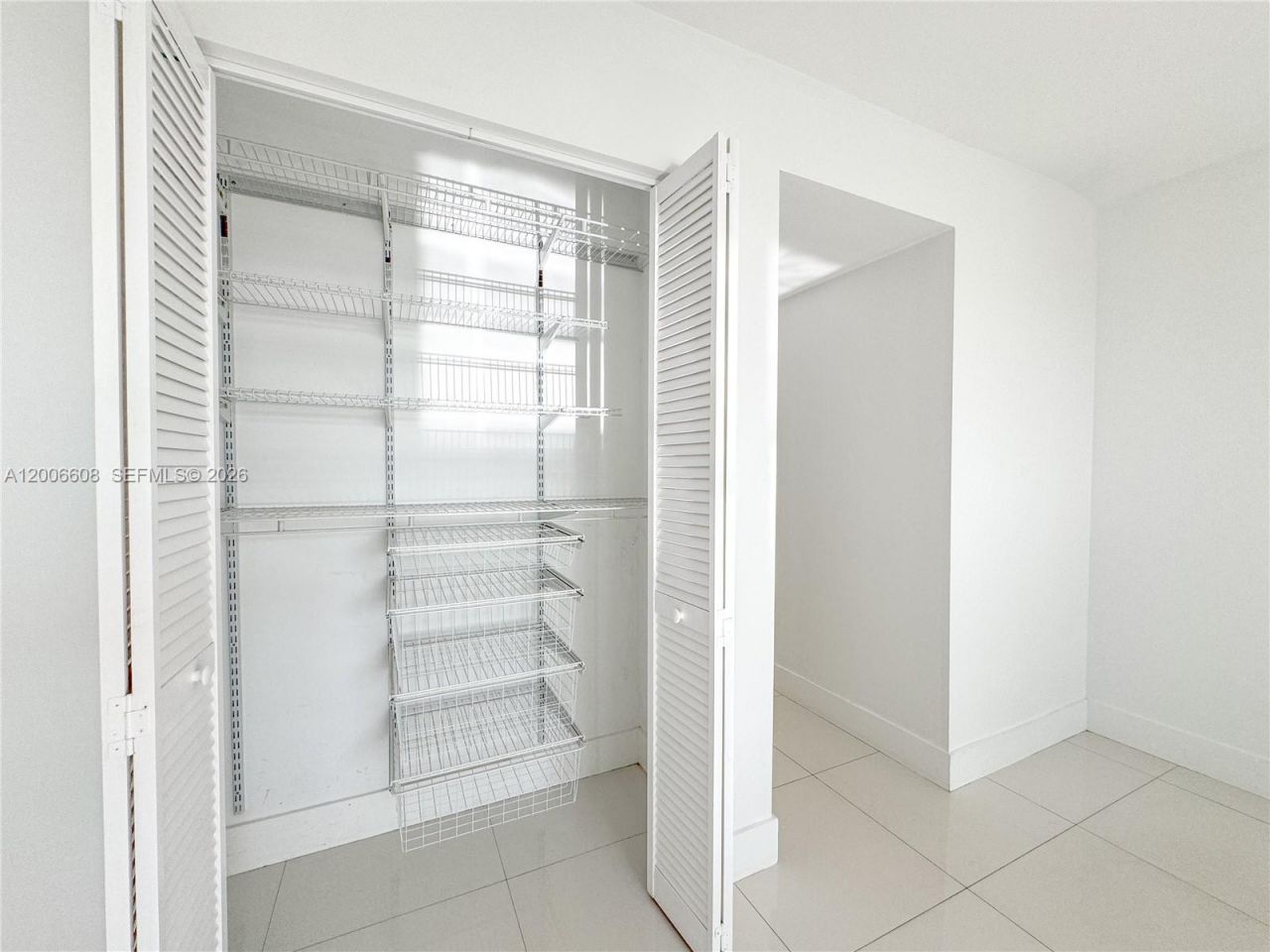 210 Sea View Dr , Unit 403, Key Biscayne, FL 33149 Photo