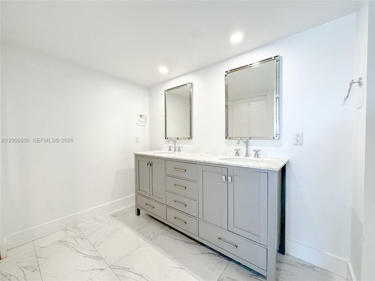 210 Sea View Dr , Unit 403, Key Biscayne, FL 33149 Photo