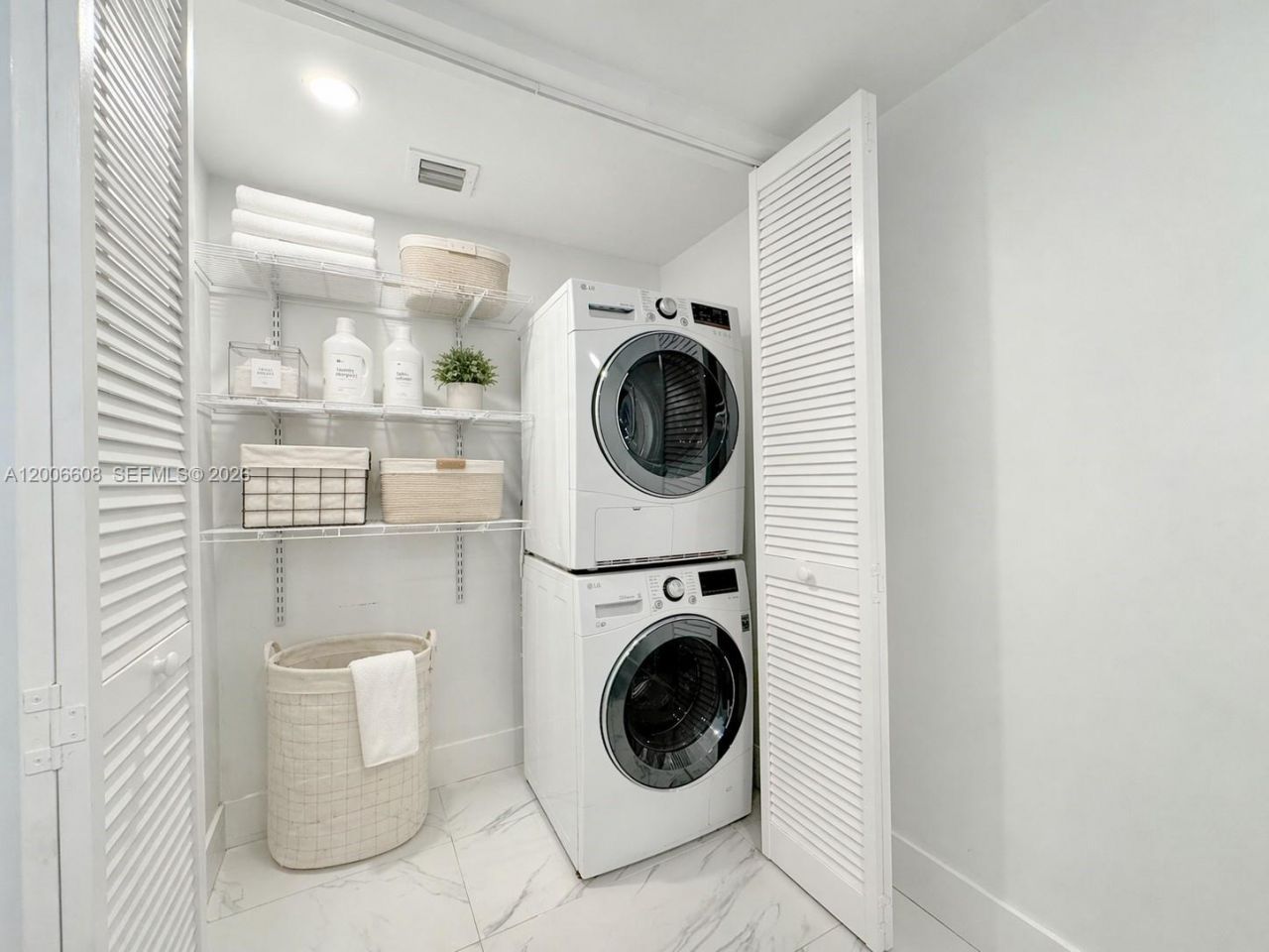 210 Sea View Dr , Unit 403, Key Biscayne, FL 33149 Photo