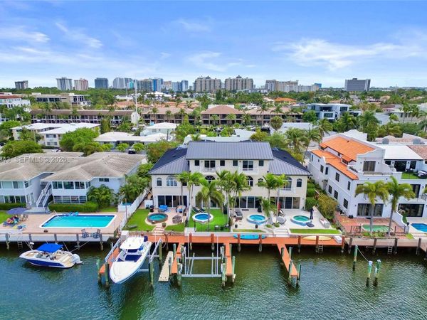 2739 NE 15th St , Fort Lauderdale, FL 33304