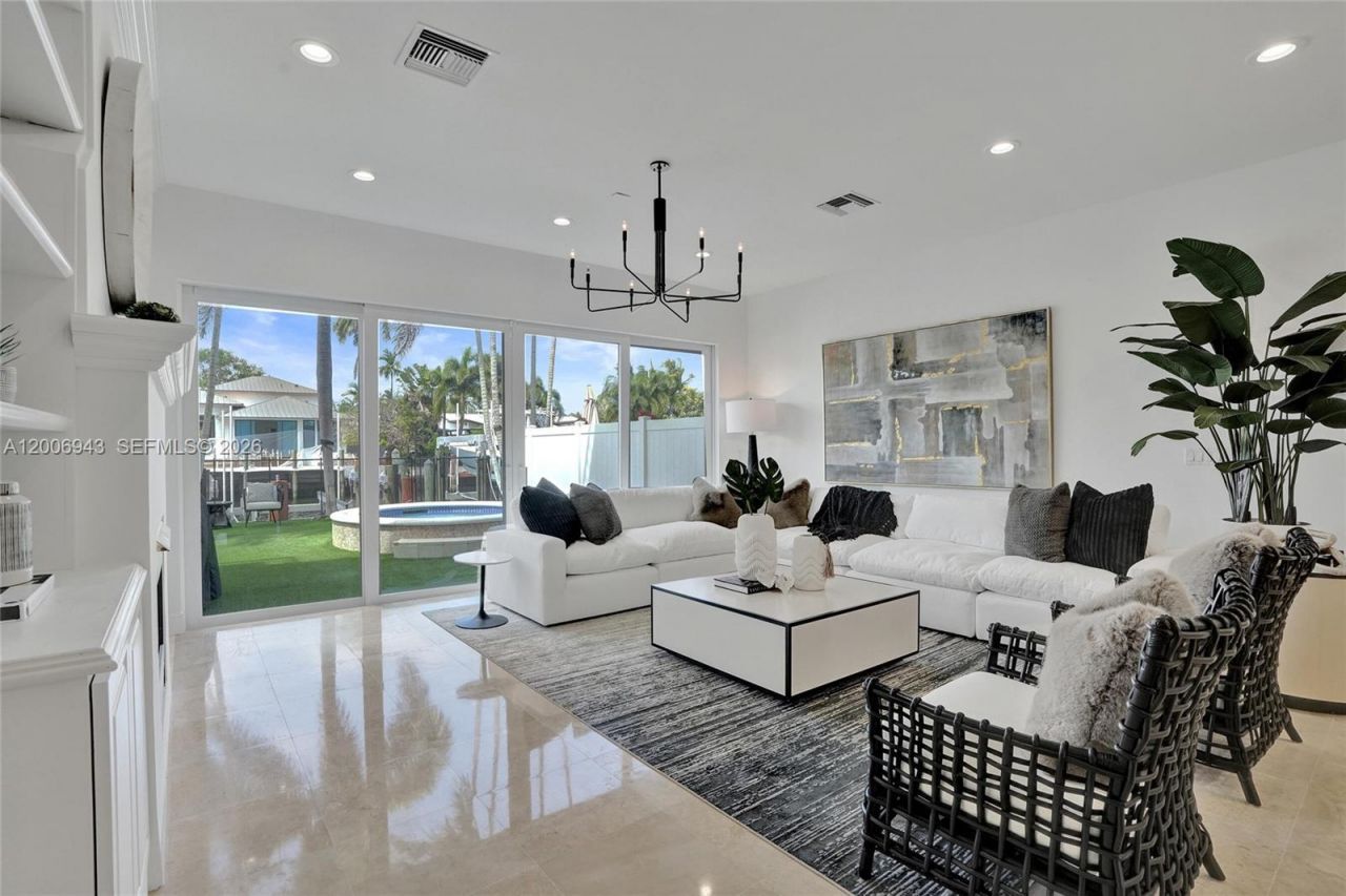 2739 NE 15th St , Fort Lauderdale, FL 33304 Photo