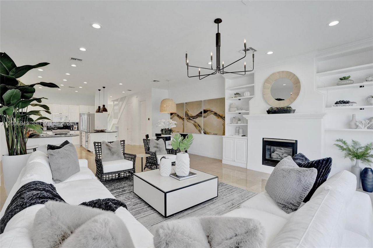 2739 NE 15th St , Fort Lauderdale, FL 33304 Photo