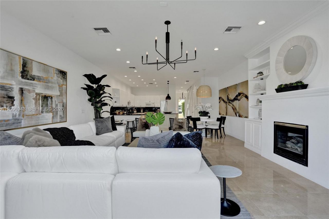 2739 NE 15th St , Fort Lauderdale, FL 33304 Photo