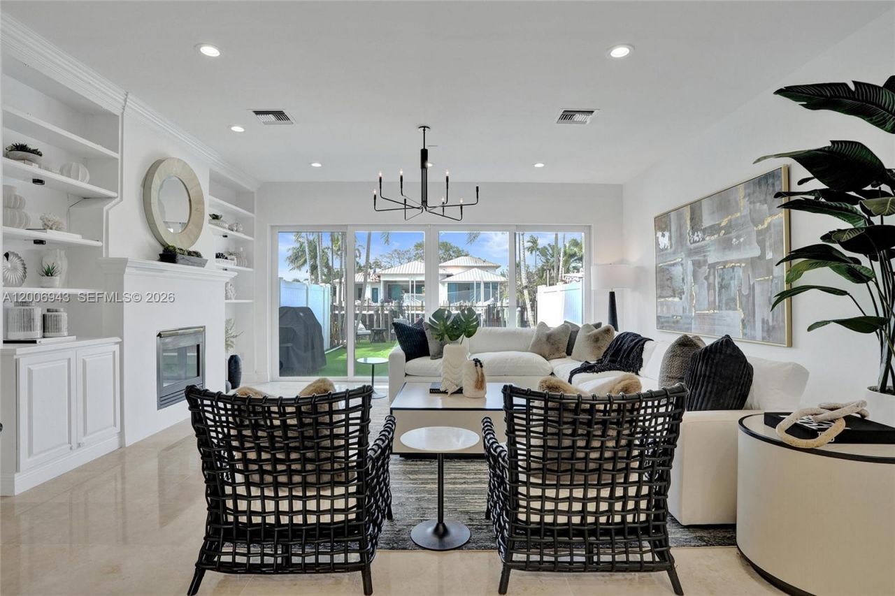2739 NE 15th St , Fort Lauderdale, FL 33304 Photo