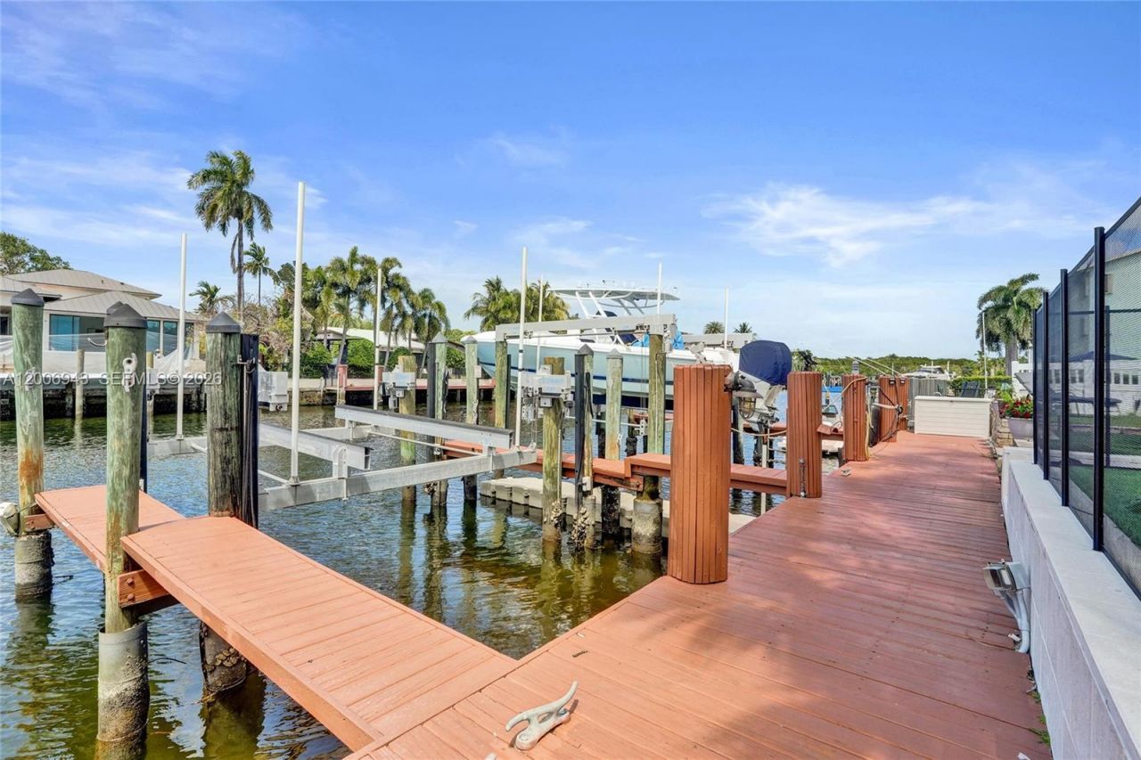 2739 NE 15th St , Fort Lauderdale, FL 33304 Photo