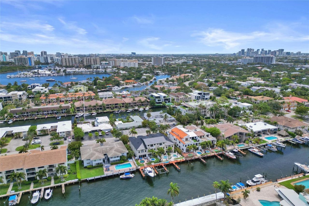 2739 NE 15th St , Fort Lauderdale, FL 33304 Photo
