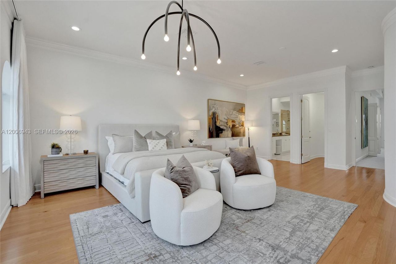 2739 NE 15th St , Fort Lauderdale, FL 33304 Photo