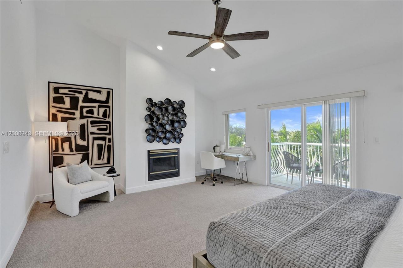 2739 NE 15th St , Fort Lauderdale, FL 33304 Photo