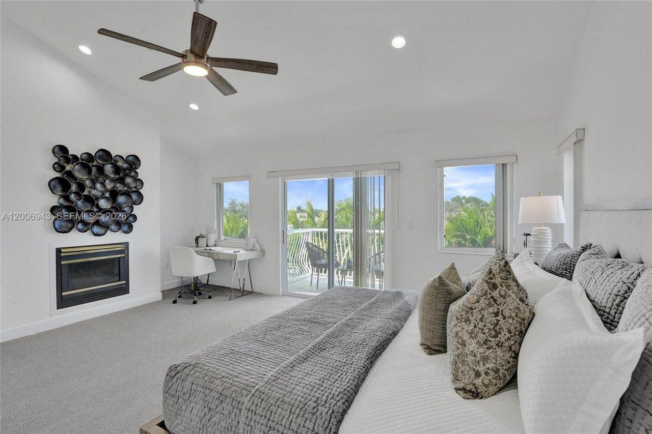 2739 NE 15th St , Fort Lauderdale, FL 33304 Photo
