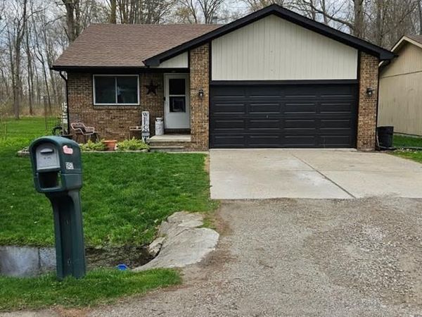 9450 Lakepointe Boulevard , Clay Twp, MI 48001