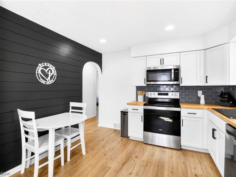 1424 Clemmens Avenue NW, Warren, OH 44485 Photo 10