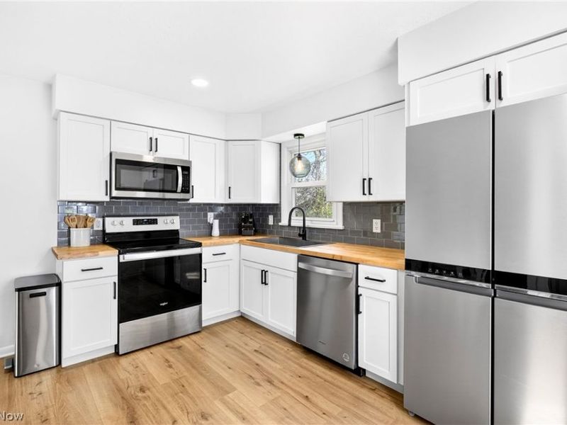 1424 Clemmens Avenue NW, Warren, OH 44485 Photo 11