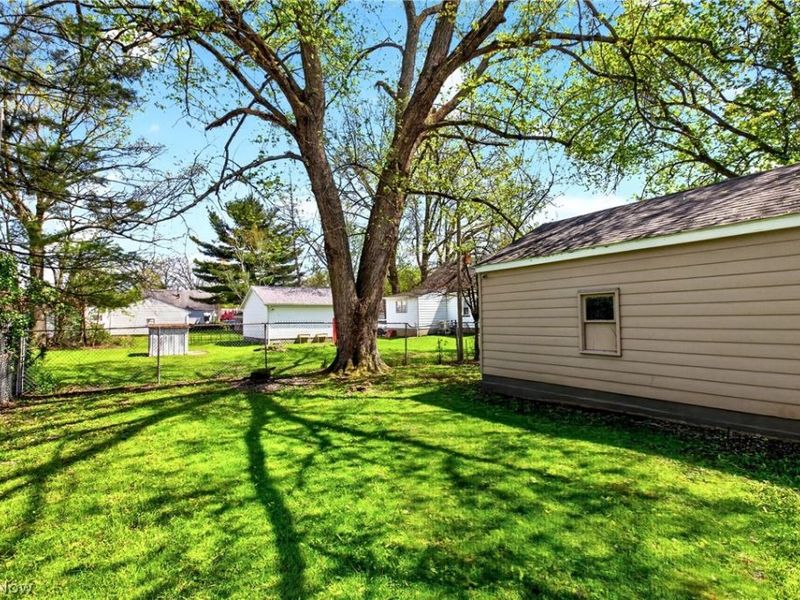 1424 Clemmens Avenue NW, Warren, OH 44485 Photo 22