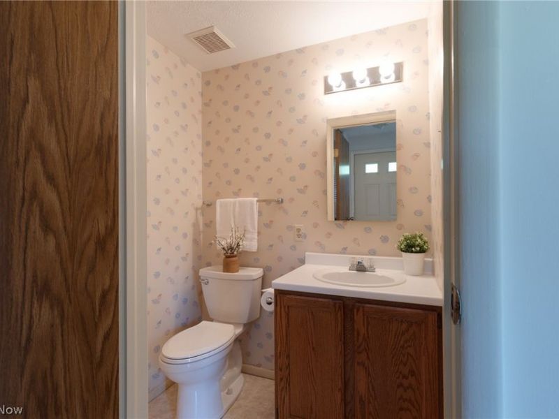 91 Quaker Ridge Drive, Akron, OH 44313 Photo 8