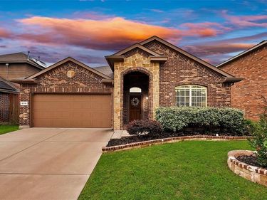 8116 Misty Water Drive, Fort Worth, TX 76131