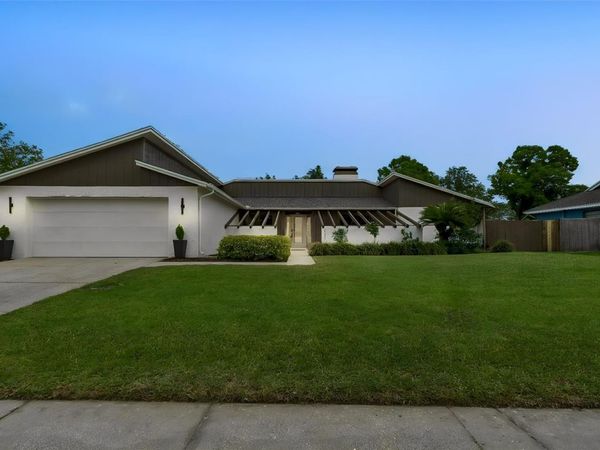 11913 NICKLAUS CIRCLE , TAMPA, FL 33624