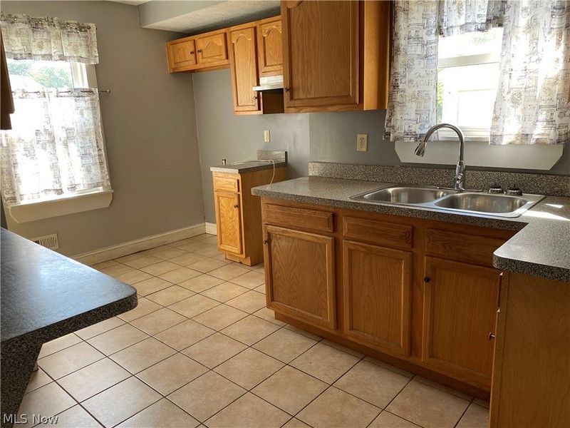 3815 E 186th Street, Cleveland, OH 44122 Photo 4