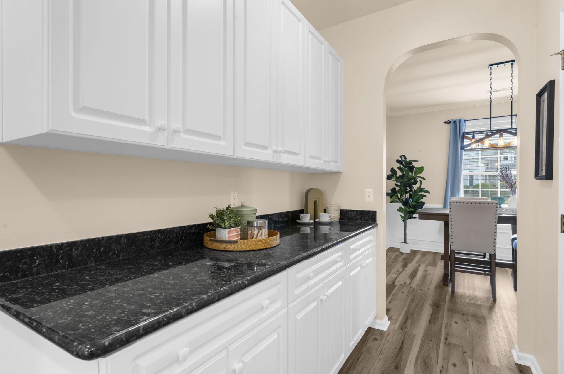 9406 Ayscough Road Photo 15
