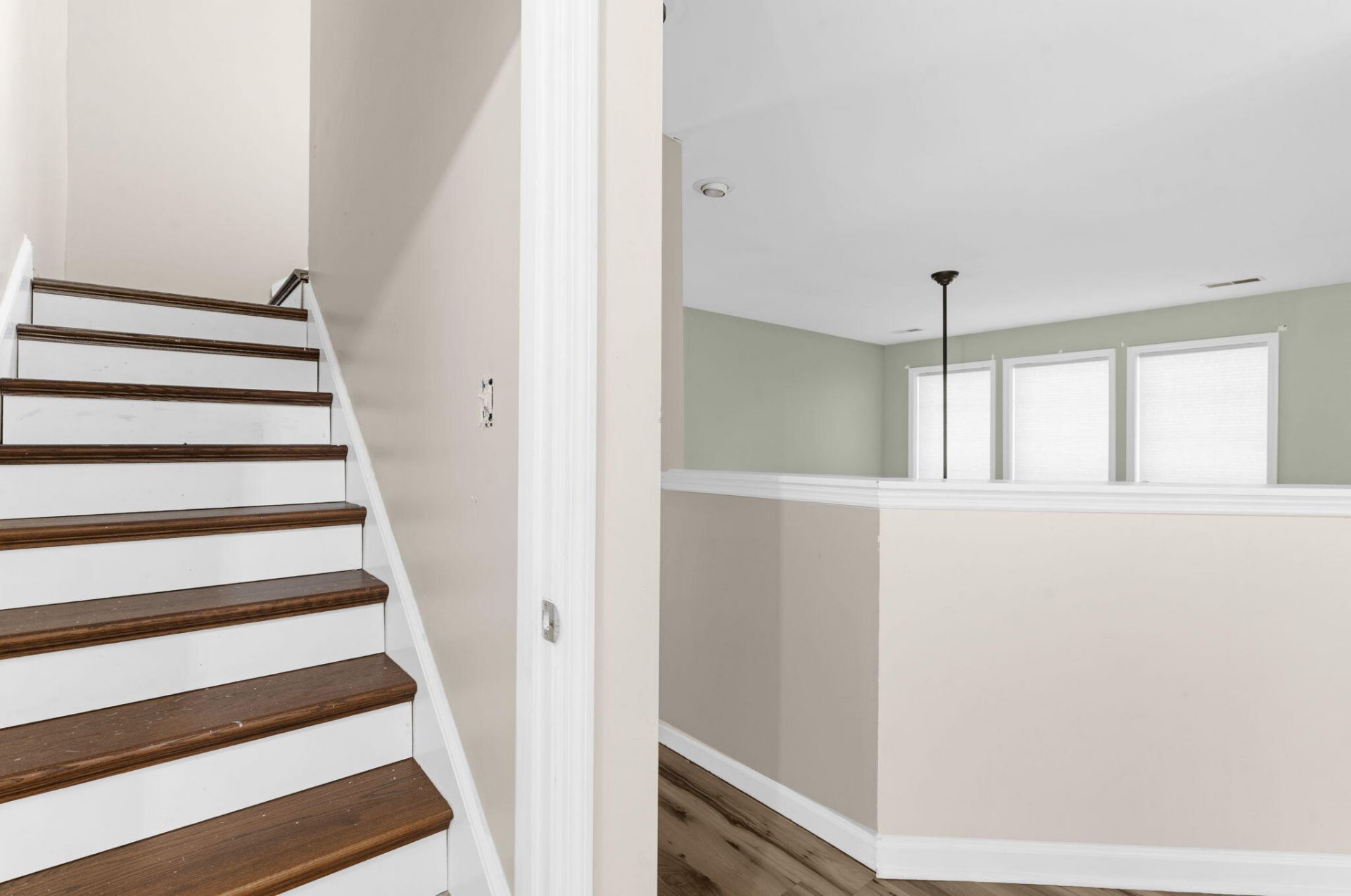 9406 Ayscough Road Photo 35