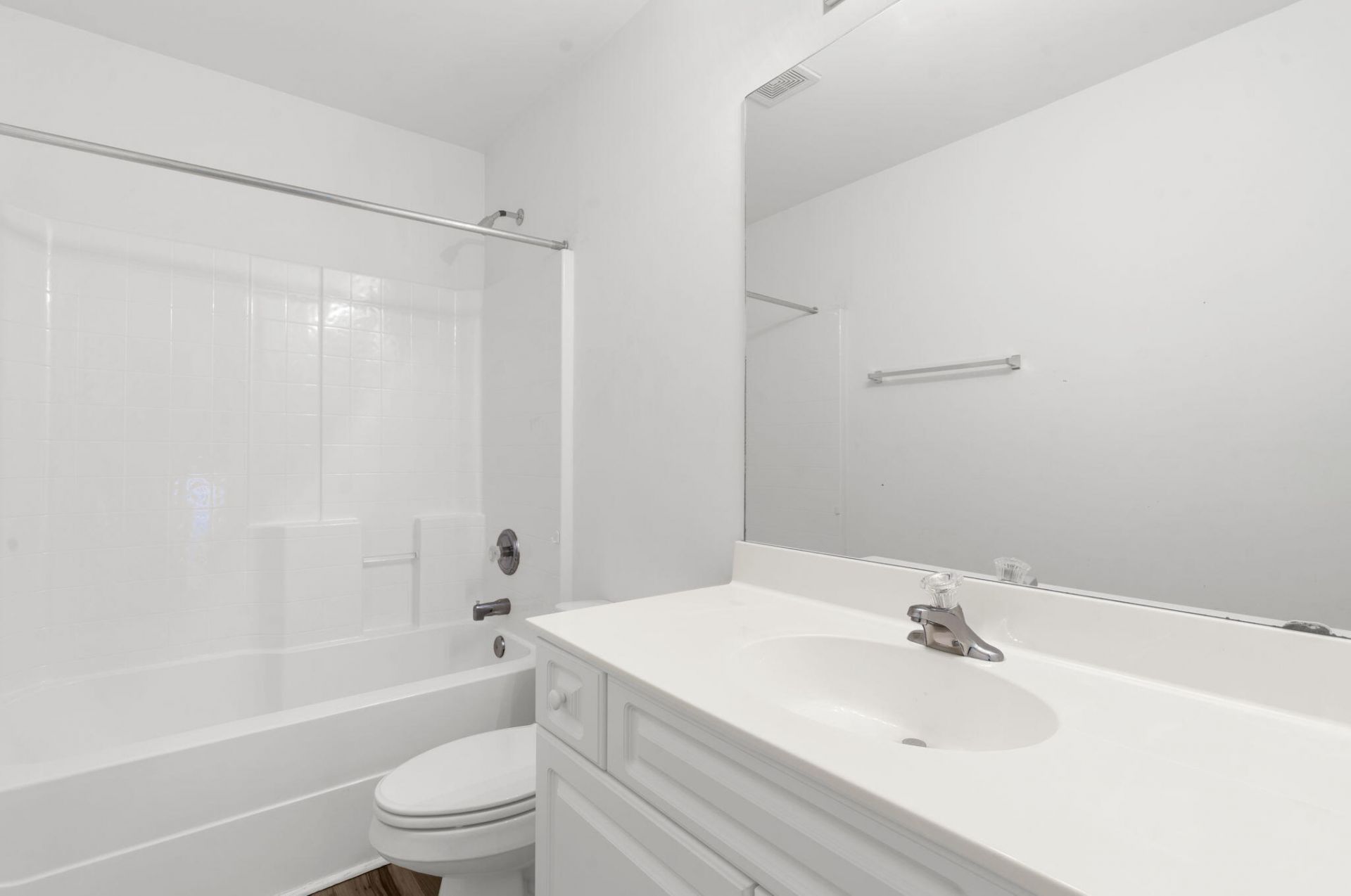 9406 Ayscough Road Photo 39