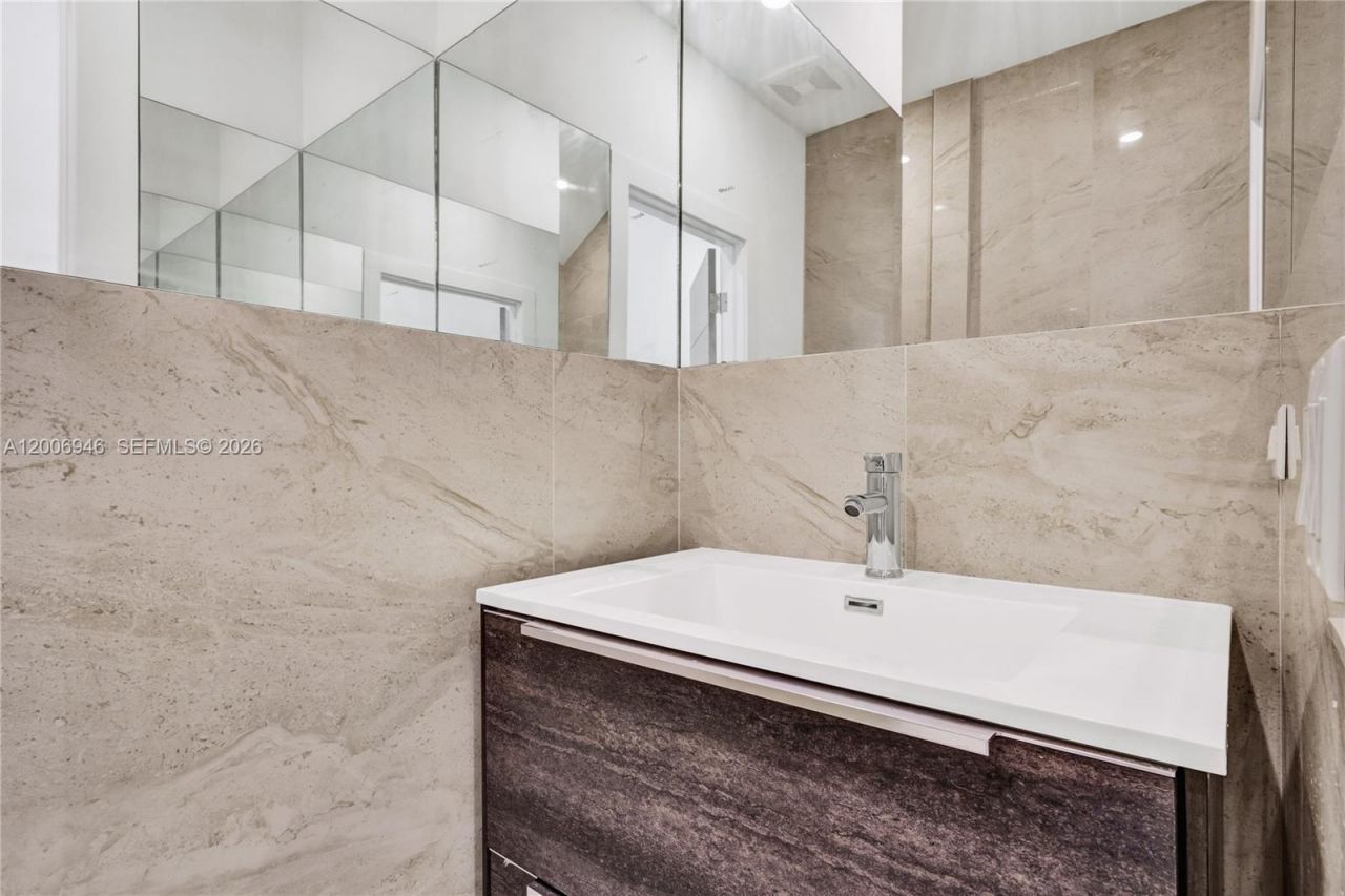 2887 SW 33rd Ave , Unit 2887, Miami, FL 33133 Photo