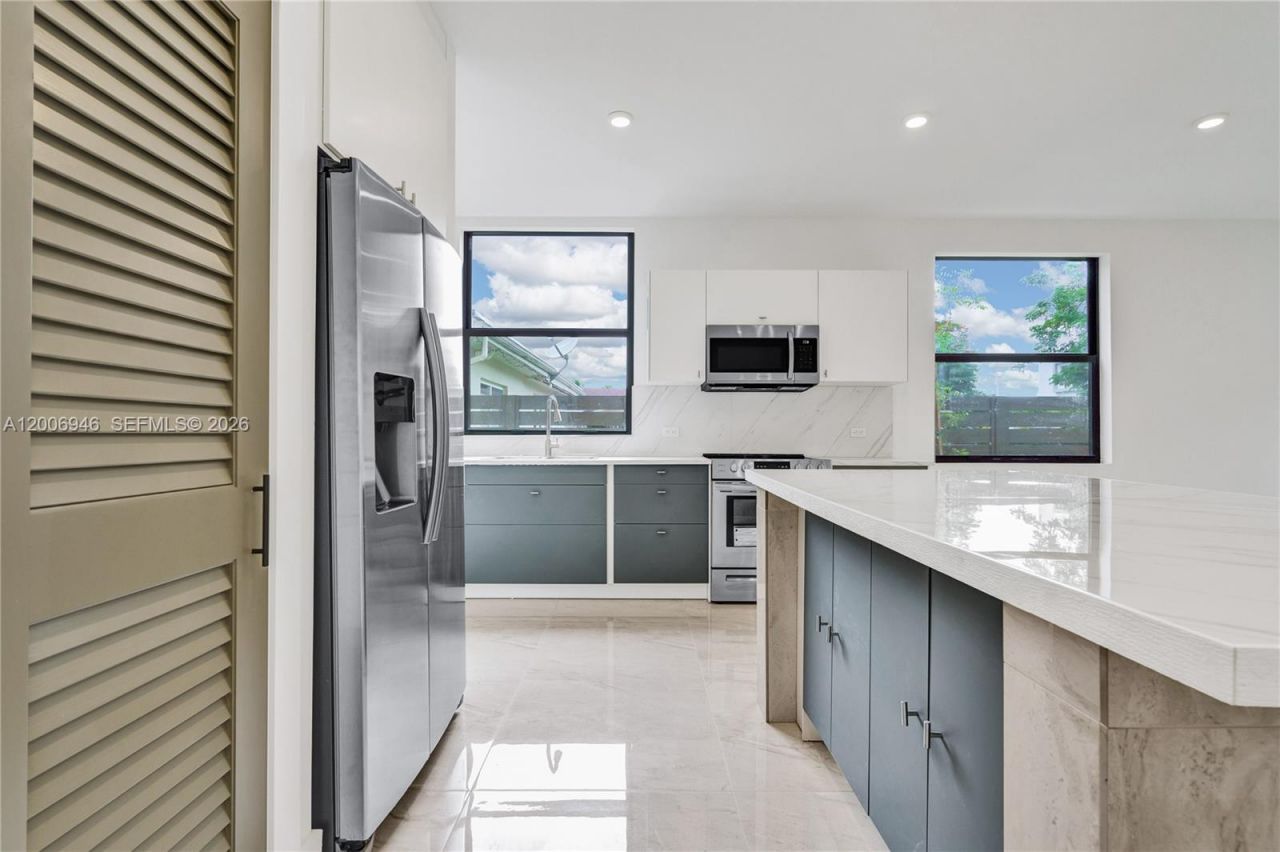 2887 SW 33rd Ave , Unit 2887, Miami, FL 33133 Photo