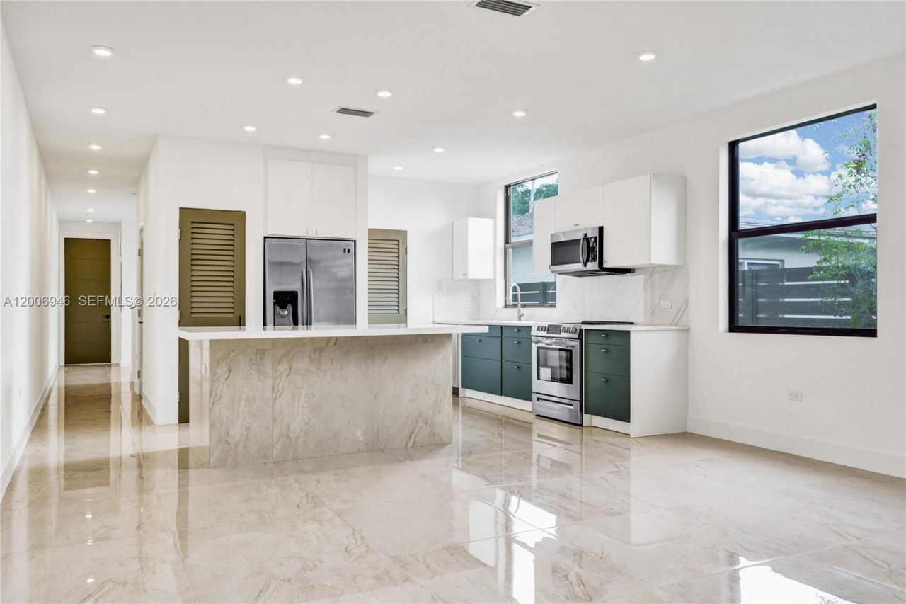 2887 SW 33rd Ave , Unit 2887, Miami, FL 33133 Photo