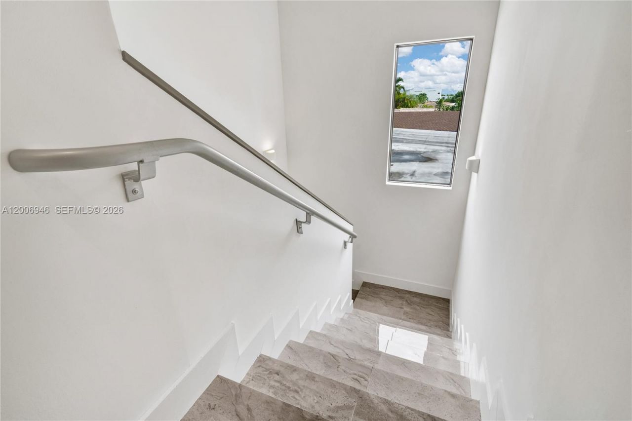 2887 SW 33rd Ave , Unit 2887, Miami, FL 33133 Photo