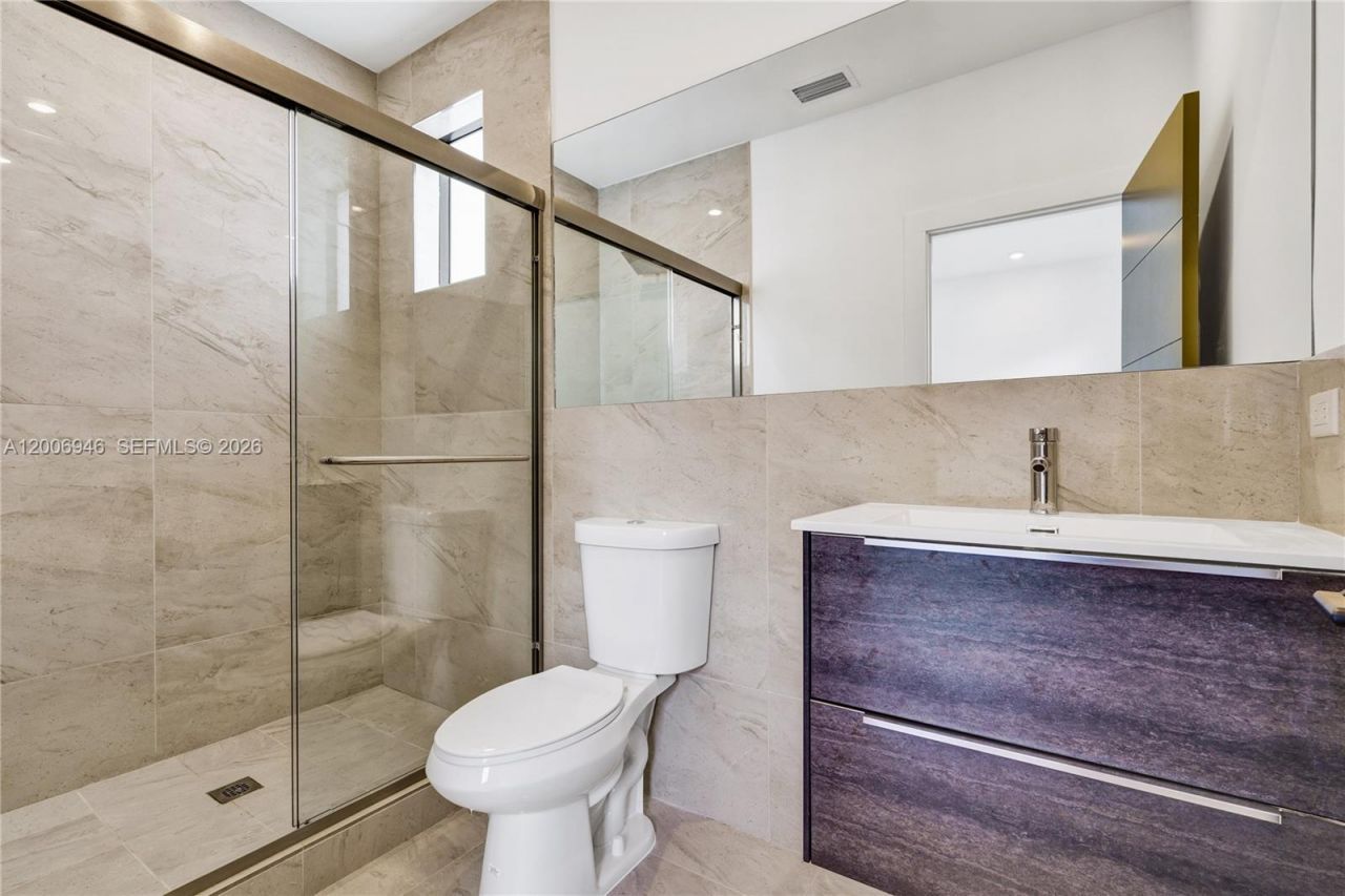 2887 SW 33rd Ave , Unit 2887, Miami, FL 33133 Photo