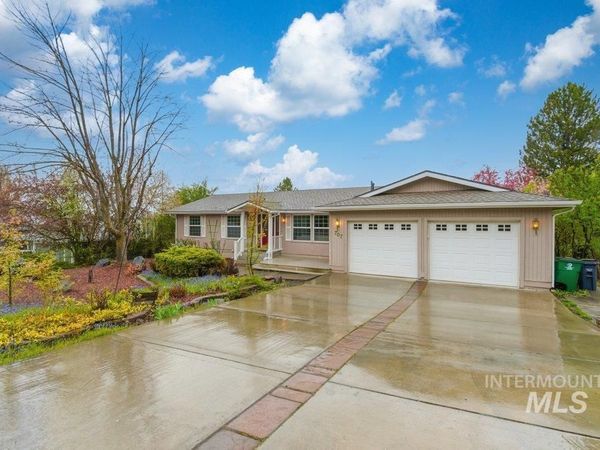 707 Hathaway St, Moscow, ID 83843