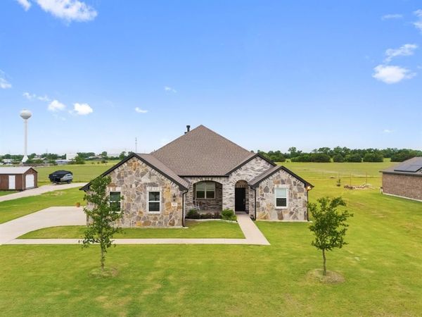 123 Cedar Elm Lane , Nevada, TX 75173