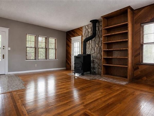 2209 NE 39th Terrace, Kansas City, MO 64116