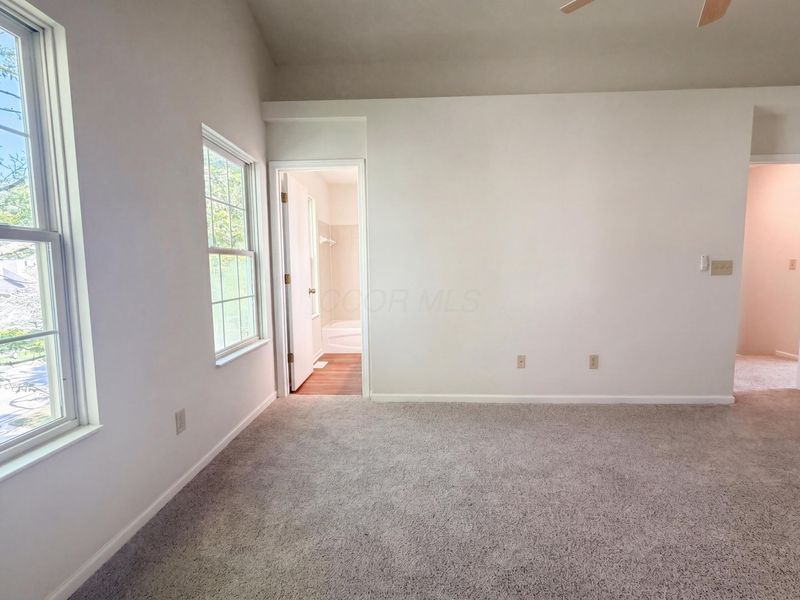 5074 Langcroft Drive, Hilliard, OH 43026 Photo 4
