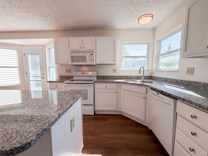 5074 Langcroft Drive, Hilliard, OH 43026 Photo 7