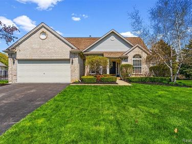 4092 Autumn Wood Drive, Fenton Twp, MI 48430