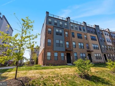 44504 WOLFHOUND SQUARE, ASHBURN, VA 20147