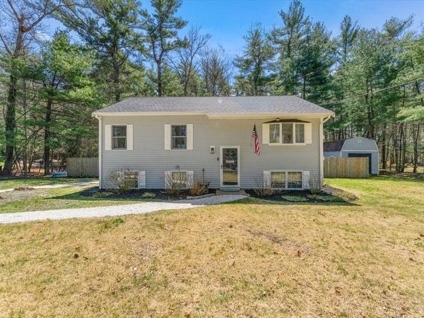 49 Oak St, Pembroke, MA 02359
