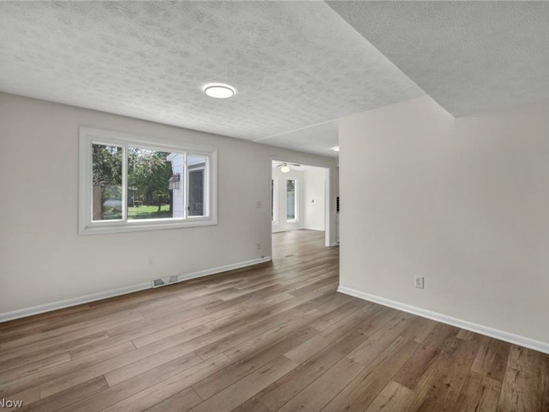 24720 Dundee Drive , Richmond Heights, OH 44143 Photo 13