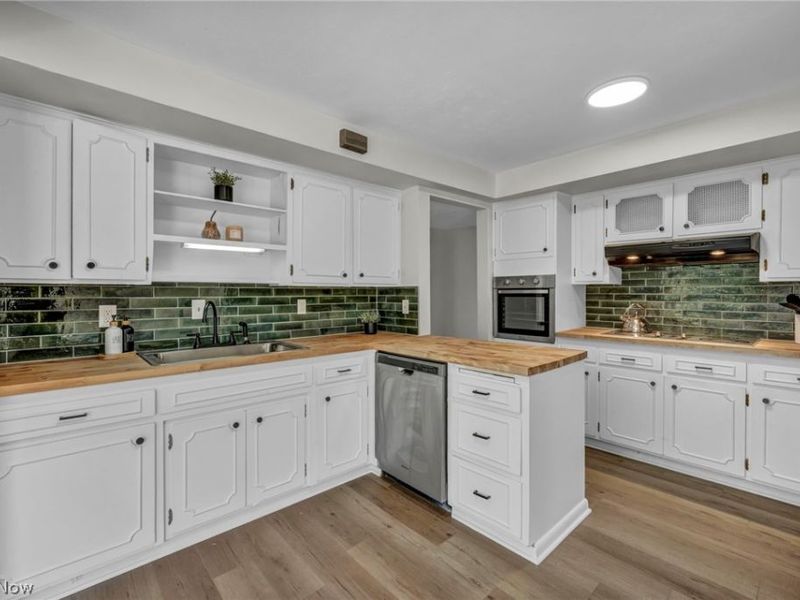 24720 Dundee Drive , Richmond Heights, OH 44143 Photo 16